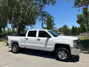 VENTES CLASSIQUES  2019  Silverado 2500 4x4 Crew Cab Pickup Truck D'OCCASION PRÊT À L'EXPORTATION DANS LE MONDE ENTIER - Product Image 5