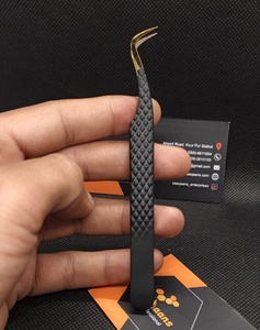 Pince à épiler en acier inoxydable noir lisse en forme de cœur, avec logo personnalisé, volume, marque privée, pour extensions de cils - Product Image 2
