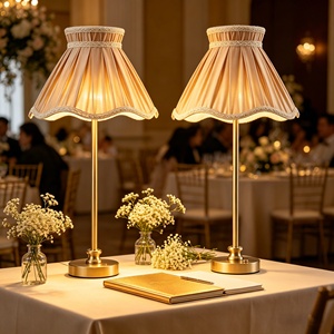 Lampe de table LED avec batterie 5200mAh, hauteur 70cm, abat-jour en tissu champagne, lampe à intensité variable tactile pour mariage, banquet, fête - Product Image 1