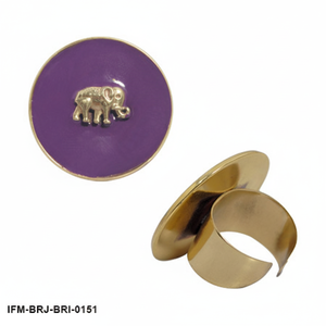 Brazalete Artesanal de Latón con Disco de Esmalte Morado y Motivo Dorado, Joyería Ajustable, Regalo para Ella - Product Image 3