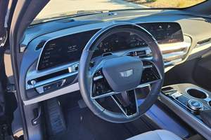 Cadillac Lyriq AWD Luxury 2 Plus 2024 Usado en Excelentes Condiciones, Sin Accidentes, Volante a la Izquierda/Derecha - Product Image 4