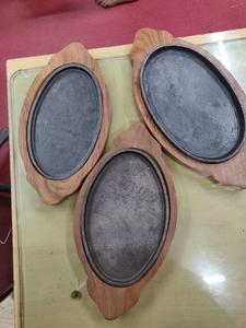 Plaque chauffante en fer et en bois de forme ovale pour accessoires de cuisine plaque grésillante de qualité supérieure - Product Image 3