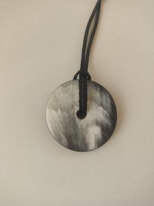 Collier pendentif en corne de buffle, bijoux tribaux naturels et durables pour femmes, haute qualité - Product Image 2