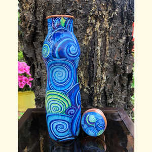 Fabricants de bouteilles d'eau en cuivre conique ordinaire Marque et emballage OEM Bouteille d'eau en cuivre de qualité d'exportation disponible 1000ml - Product Image 5