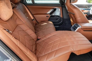 BMW i7 2023 d'occasion, boîte manuelle, conduite à gauche, moteur turbo, intérieur clair, pneus R16 - Product Image 4