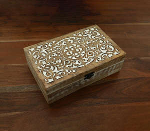 Boîte à bijoux en bois blanchi à la chaux artisanale de luxe avec couvercle sculpté géométrique symétrique complexe Organisateur de rangement rectangulaire - Product Image 2