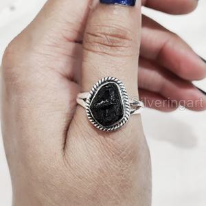 Joyería de piedra en bruto, anillo de mujer, piedra preciosa de turmalina negra cruda Natural, piedra natal de octubre, anillo bohemio, anillo de Plata de Ley 925 - Product Image 2