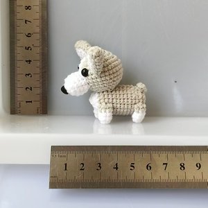 Aika Trending - Colgante de Perrito Amigurumi Hecho a Mano, Miniatura de Perro de Ganchillo, Decoración de Habitación de Algodón PP - Product Image 2
