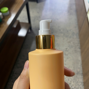 250ml bouteille de shampooing en gros bouteille de pompe de lotion en plastique PET givré avec tête de pompe de lotion en or bouteille de désinfectant Vietnam - Product Image 5