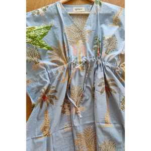Kaftan élégant gris ciel à motif floral, style gothique décontracté pour femmes, translucide, longueur genou, pour les invités de mariage, journée - Product Image 3