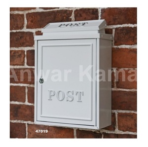 Meilleure vente Boîte aux lettres murale en métal rouge au design unique et robuste avec serrure Boîte aux lettres décorative pour l'extérieur et la décoration de jardin - Product Image 6