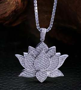 Moissanite Collier Lotus Glacé pour Femmes Filles Pendentif Fleur de Lotus en Argent Sterling 925 avec Chaîne Bling Bijoux Hip Hop - Product Image 1