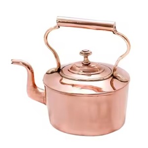 Hervidor de cobre estilo Heritage con tapa funcional y asa para servir té auténtico o acento decorativo en la cocina - Product Image 2