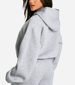 Ventes chaudes : sweat-shirt long en tricot lourd pour l'hiver, avec logo personnalisé en relief et badge pour femmes - Product Image 2