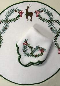 Manteles individuales de lino bordados étnicos tradicionales inspirados en los patrones del patrimonio cultural para decoraciones de comedor artísticas - Product Image 4