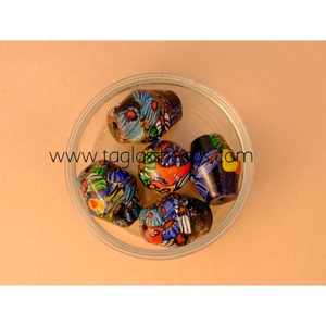 Grosses perles de verre teinté anciennes et anciennes, idéales pour les créateurs de bijoux et les magasins de perles. - Product Image 5