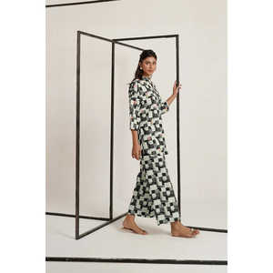 ชุดเซ็ตปักลายพิมพ์ลายครอสสลับ รุ่น IPST-44252 ชุดสองชิ้นแขนสามส่วน ไซส์ XS - Product Image 1