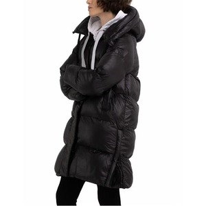 Veste matelassée noire à bulles chaude et matelassée OEM Veste matelassée longue pour l'hiver Veste matelassée unisexe à capuche en polyester pour l'extérieur - Product Image 3
