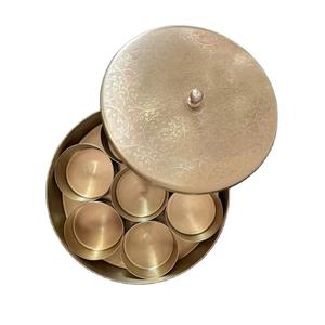 Elégant garde-épices doré avec haut design fantaisie pour un rangement propre dans la cuisine, une utilisation à domicile par le chef et un choix de cadeaux - Product Image 4