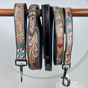 ชุดสายจูงสุนัขและปลอกคอหนังวัว3ชิ้นสำหรับฝึกสุนัขเดินกลางคืนดีไซน์หรูหรา - Product Image 1