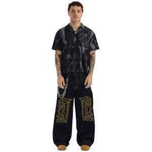 Royal Twin Wide Leg Homme Jeans Deep Indigo Résine traitée 26 Ouverture inférieure avec broderie dorée et rivets personnalisés - Product Image 1