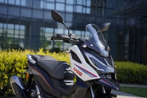 Modelo en Oferta, Nuevo M-G-B SS-T 125 Diseñado para la ciudad con un corazón para las pistas, con 2 años de garantía internacional - Product Image 2