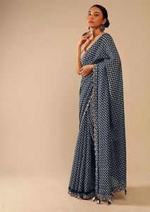 Saree ดู Saree สีดีเป็น Chinon และเสื้อเป็นศิลปะผ้าไหมที่มีการพิมพ์ออกแบบเย็บปักถักร้อยทำงานลูกไม้ขอบ - Product Image 4