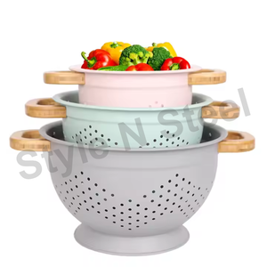 Colander with Stainless Steel With Wooden Handle Everyday Metal Colander - Product Image 1