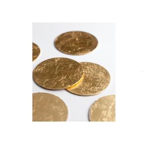 Posavasos de metal de aspecto antiguo con acabado elegante y fondo de fieltro protector perfecto para Bar en casa o embalaje de regalo - Product Image 3