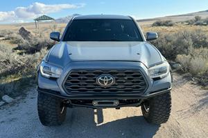 TOYOTA TACOMA TRD OFF-ROAD DOBLE CABINA 2020 USADA, CON VOLANTE A LA IZQUIERDA/DERECHA - Product Image 2