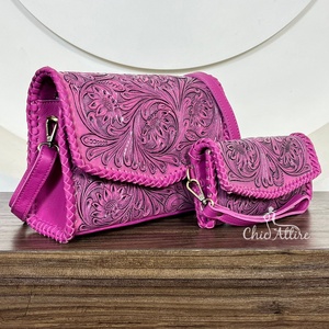 Conjunto de Bolso de Mano y Cartera de Cuero Vacuno Hecho a Mano por Diseñadores, Conjunto de Dos Piezas Elegante para Mujer - Product Image 1