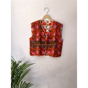 Manteau d'hiver réversible fait à la main en dentelle à imprimé floral pour femmes, veste en coton matelassé sans manches, gilet de style hipster - Product Image 3