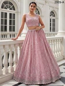 ตาข่ายดูงดงามปักเลื่อมด้วย lehenga choli แฟชั่นผู้ผลิตจาก Surat ในอัตราที่ต่ำที่สุด - Product Image 2