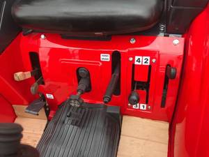 จัดส่งฟรี รถแทรกเตอร์ขนาดเล็ก FX-255 พร้อมอุปกรณ์ตักดินด้านหน้าแบบใหม่ |   25 แรงม้า 1.46 ลิตร 3 สูบ ดีเซล |   ระบบขับเคลื่อนสี่ล้อ |   ระบบเปลี่ยนเกียร์อัตโนมัติ |   12F/6R |   ยกน้ำหนักได้ 300 กก. - Product Image 2
