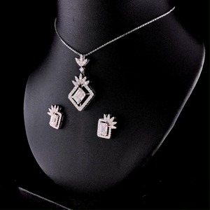 Collar de Plata de Ley 925, Collar personalizado, pendientes, Diamante de moissanita, Diamante de corte esmeralda - Product Image 1