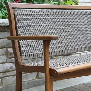 Banc de jardin en teck massif et en rotin synthétique Luddy avec finition noyer Banc de patio extérieur simple pour utilisation dans les parcs - Product Image 5