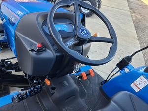 ซื้อรถแทรกเตอร์เกษตรมือสองคุณภาพสูง LS MT226HE รถแทรกเตอร์ฟาร์ม LS MT230E 4WD รถแทรกเตอร์ฟาร์มราคาถูก - Product Image 4