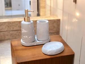 Elegante juego de baño de resina hecho a mano con acabado tallado y pulido perfecto para regalar uso de oficina o decoración de baño - Product Image 6