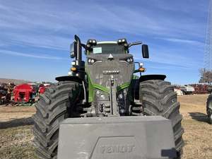 รถแทรกเตอร์เฟนด์ 1050 วาริโอ ประสิทธิภาพสูง ใช้งานง่าย ขับเคลื่อน 4 ล้อ 4x4 500 แรงม้า เครื่องจักรและอุปกรณ์การเกษตร ขายในราคาถูก - Product Image 4