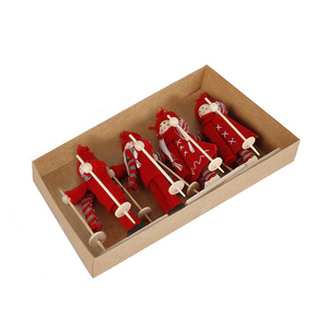 Adornos Navideños Hechos a Mano, Muñecos Pequeños Rojos de Algodón Tejido, Decoraciones Colgantes Estilo Festivo, Juego de 4 Piezas - Product Image 1