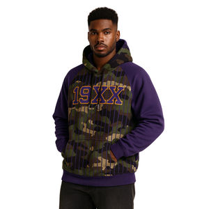 Sweat à capuche Omega Fraternity à rayures, camouflage avec manches raglan violettes, logo en chenille, Divine Nine, année de fondation 19XX - Product Image 1