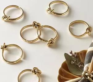 Juego de servilleteros de oro brillante para agregar un toque glamoroso a la configuración de la Mesa, perfecto para bodas, fiestas y cenas festivas - Product Image 5