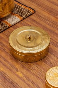 Caja de Masala de Cobre Hecha a Mano, Contenedor Redondo Tradicional para Almacenamiento de Cocina India, Organizador de Especias y Hierbas, Apto para Lavavajillas - Product Image 5