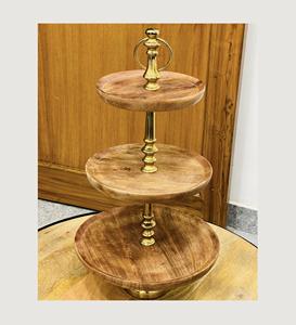 Support à gâteau en bois artisanal pour la présentation sur les tables de fêtes et d'événements, mettant en valeur l'attrait traditionnel et naturel du bois - Product Image 6