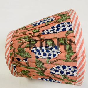 Housse de lampe légère et écologique en coton imprimé à la main, motif floral, rose saumon foncé, de luxe indien, par Ridhi - Product Image 4