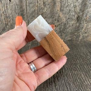 Perilla de puerta y cajón de madreperla de hueso de resina de madera Precio de fábrica Perilla de puerta de cajón de fregona de hueso de resina de madera de latón - Product Image 2