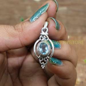 Colgante de filigrana hecho a mano con topacio azul ovalado en plata de ley 925 |   Amuleto de joyería con piedra preciosa natural y bisel de cuerda vintage para mujer - Product Image 3
