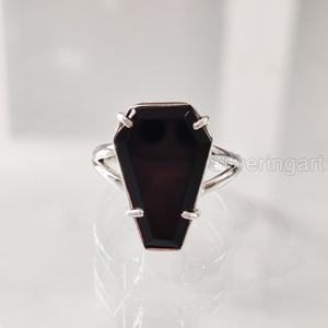 Bague pour femme en argent sterling 925 avec pierre précieuse onyx noir naturel, pierre de naissance de décembre, style délicat bohème, cadeau d'anniversaire ou de Noël - Product Image 1