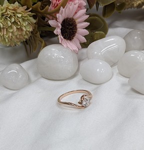 Bague de fiançailles de mariage en or massif, taille ronde, diamant cultivé en laboratoire Excellente bague en diamant torsadé - Product Image 4