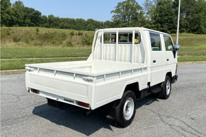 PRÊT À CONDUIRE - VÉHICULE D'OCCASION À VOLANT À GAUCHE |   Conduite à droite |   TOYOTA HIACE DOUBLE CABINE DIESEL 4x4 5 VITESSES 1991 - Product Image 2